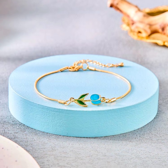 Jewelry - Elegant Gold and Blue Bracelet
